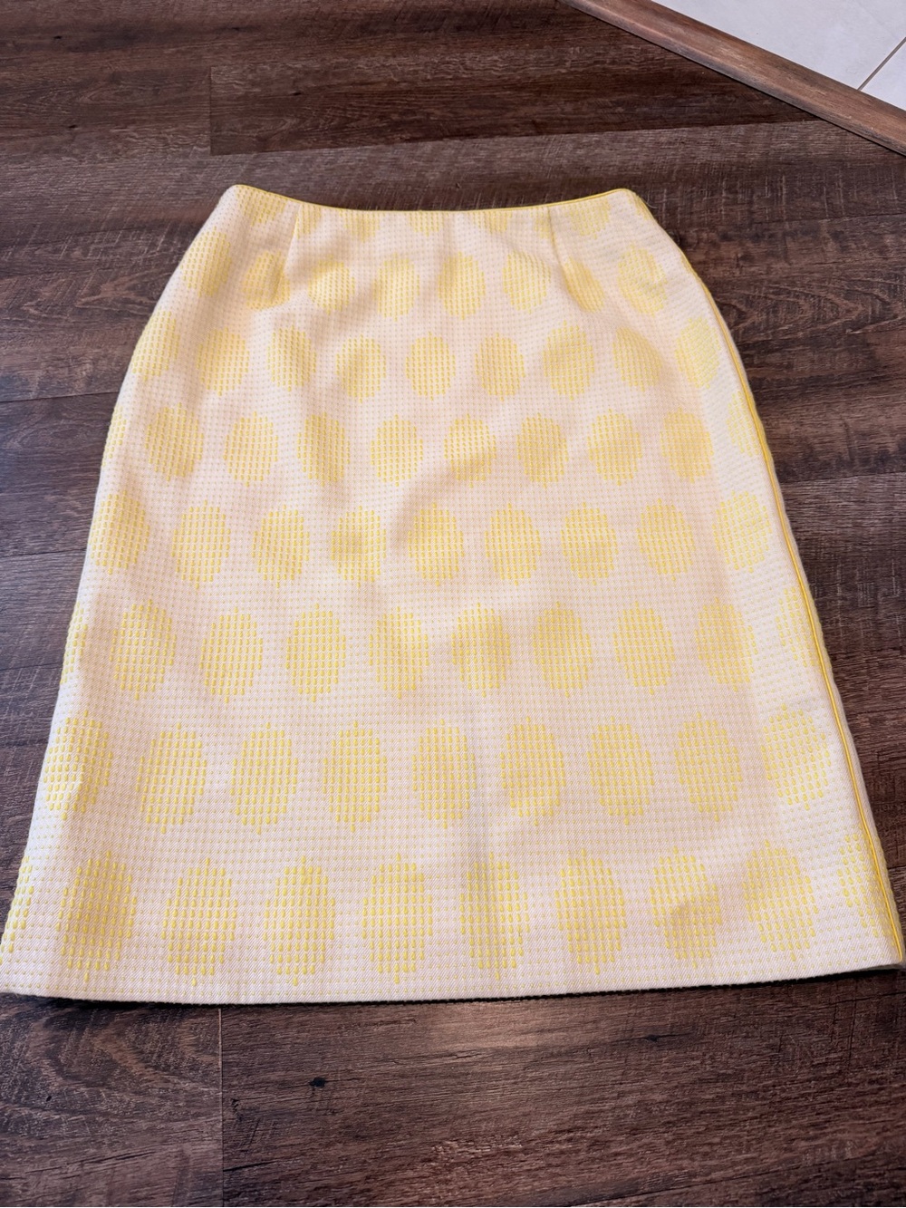 Louis Féraud Yellow Textured Wool Pencil Skirt Size US 10 vintage